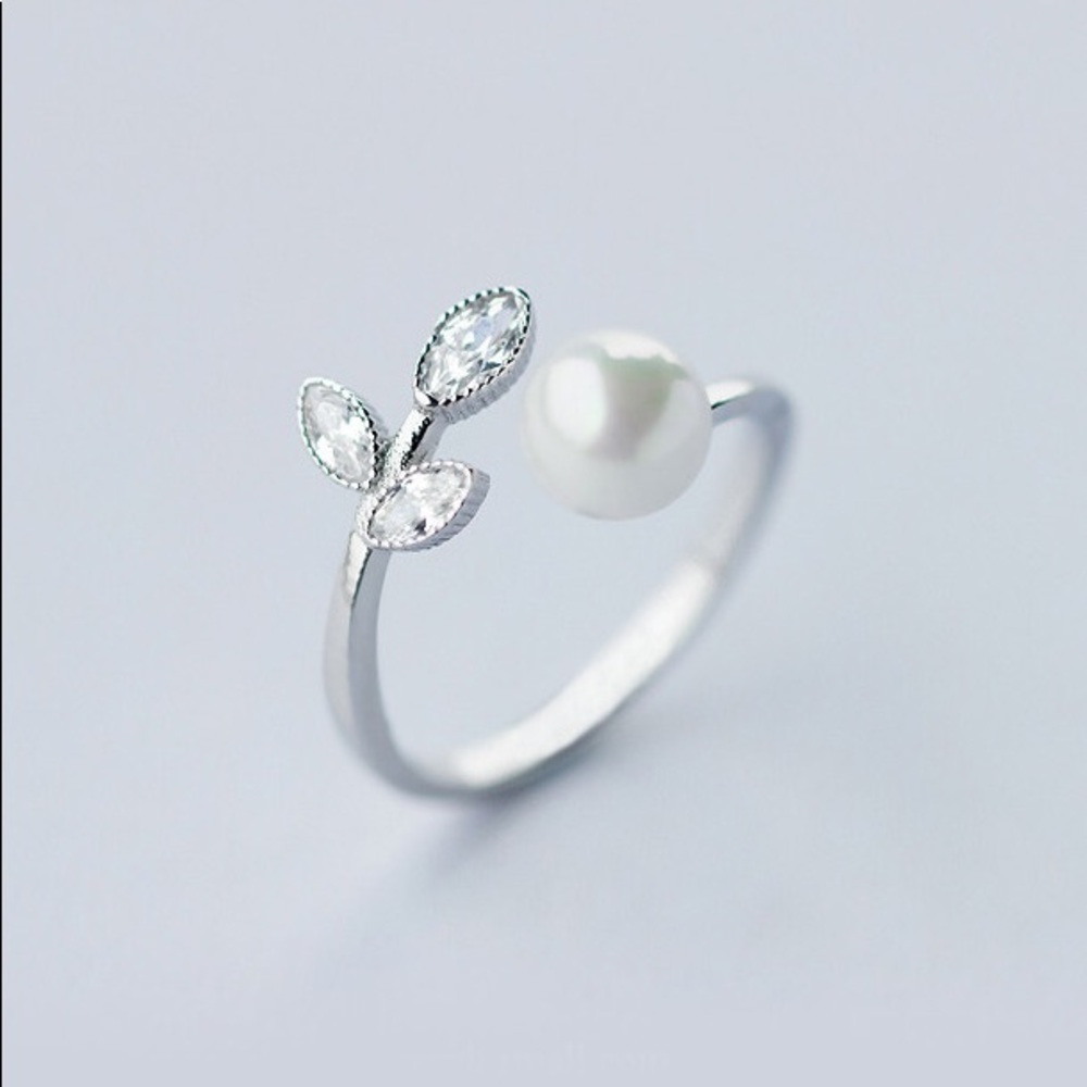 925 Sterling Silver Pearl CZ Ring